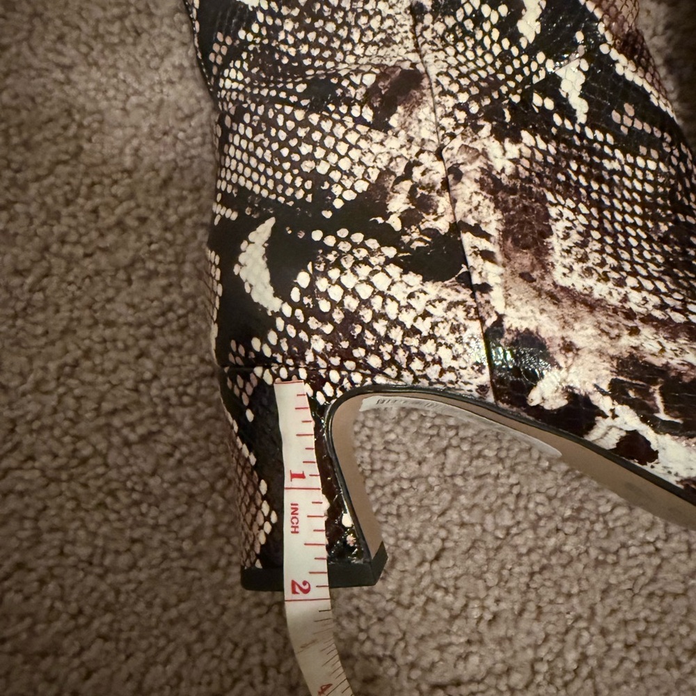 Snakeskin Pattern Women's Boots - Picture 7 of 9